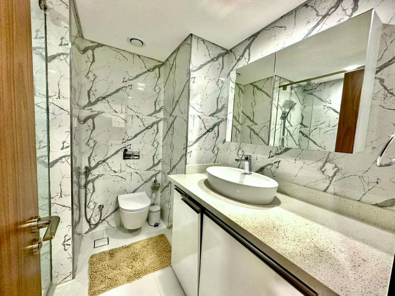 Prime Location , Bright Studio , High Floor Dubai Apartment