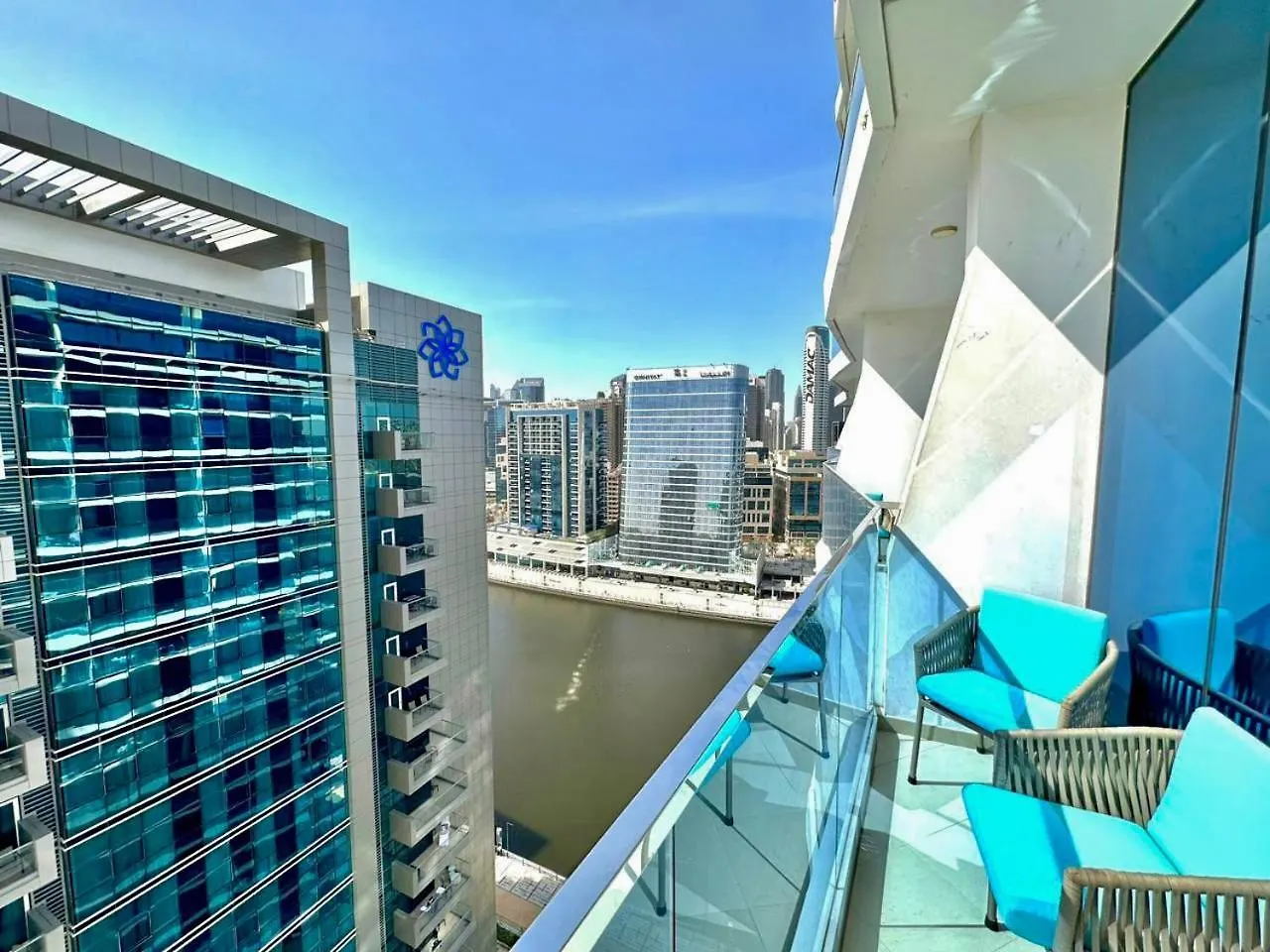 Prime Location , Bright Studio , High Floor Dubai Apartment