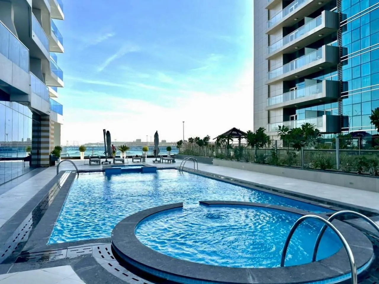 Prime Location , Bright Studio , High Floor Dubai